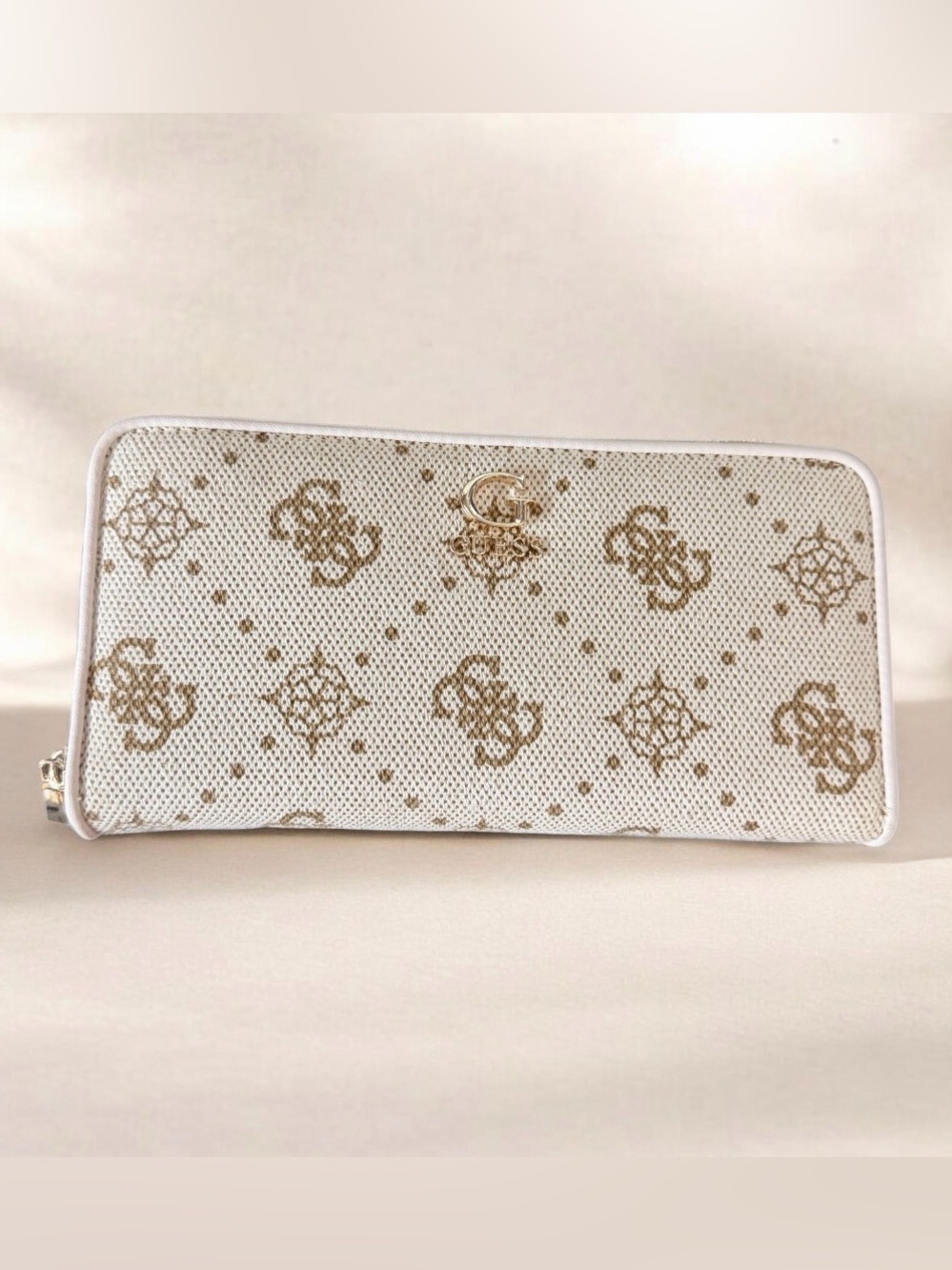Guess White & Gold Signature Zip Wallet